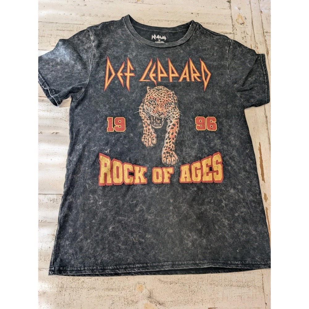 Def Leppard Rock of Ages Graphic T-Shirt Gray Cotton Women Medium Leopard Print